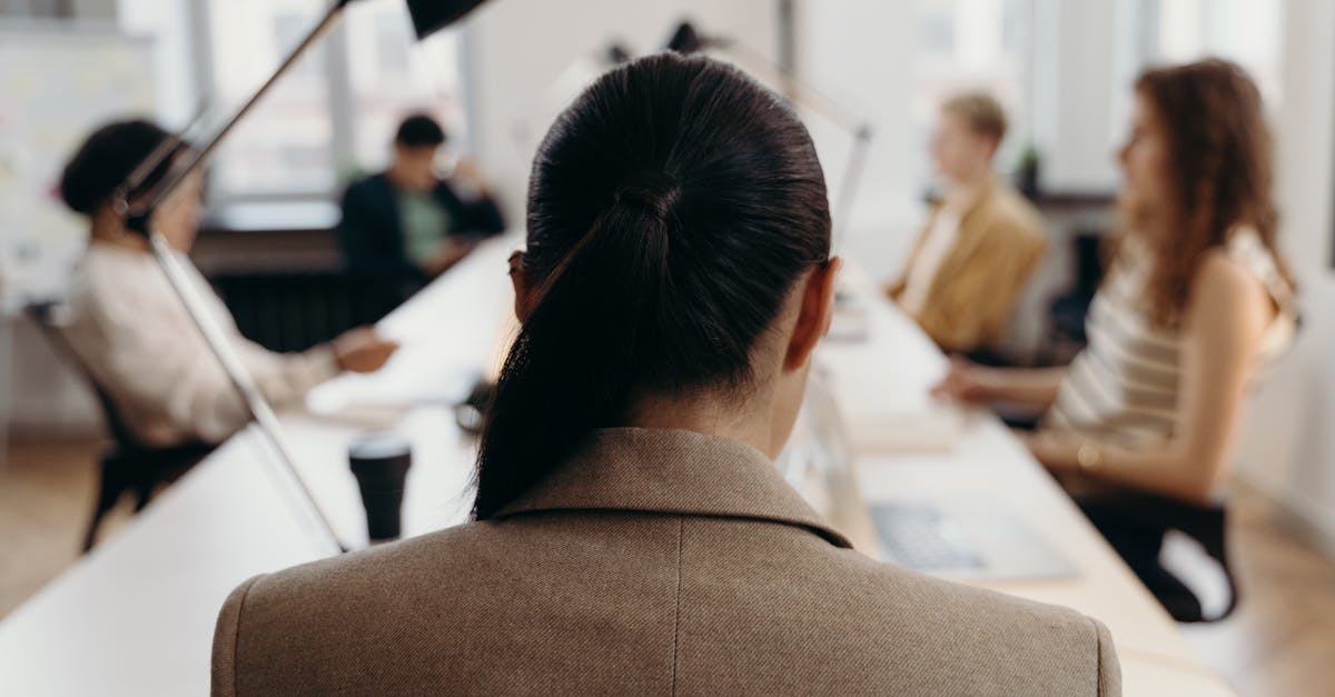 蜂巢互联实名账号：SMS短信在政府工作中的应用