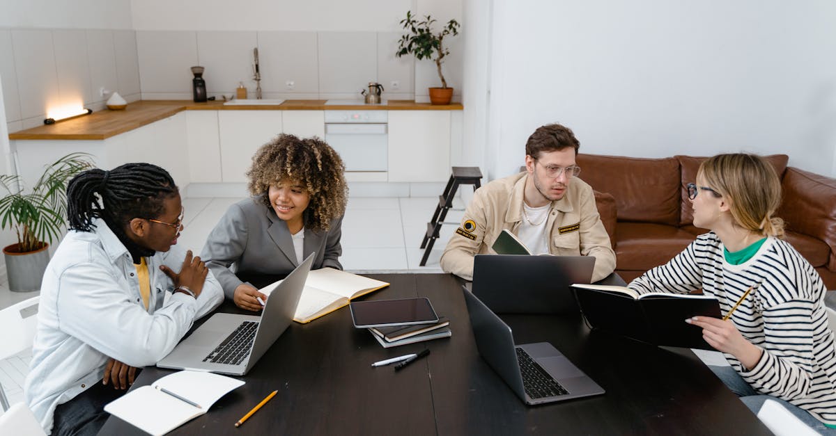 微信买卖小号：海外流量卡的运营商介绍：哪个更可靠？